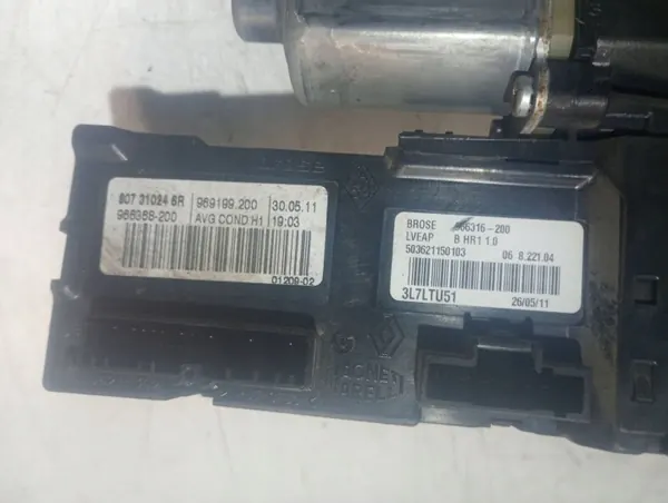 Renault Megane III elevador esquerdo dianteiro OEM 807310246R image 7