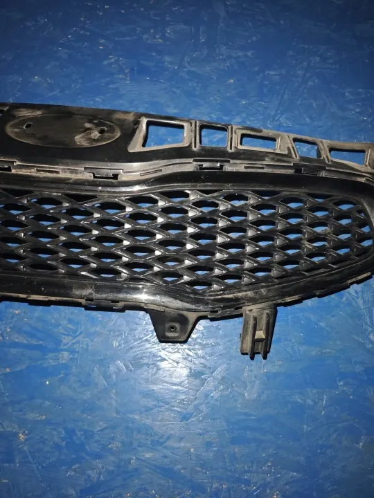 Cadre de calandre Kia Ceed OEM 86351-A2BA0 - Occasion image 3