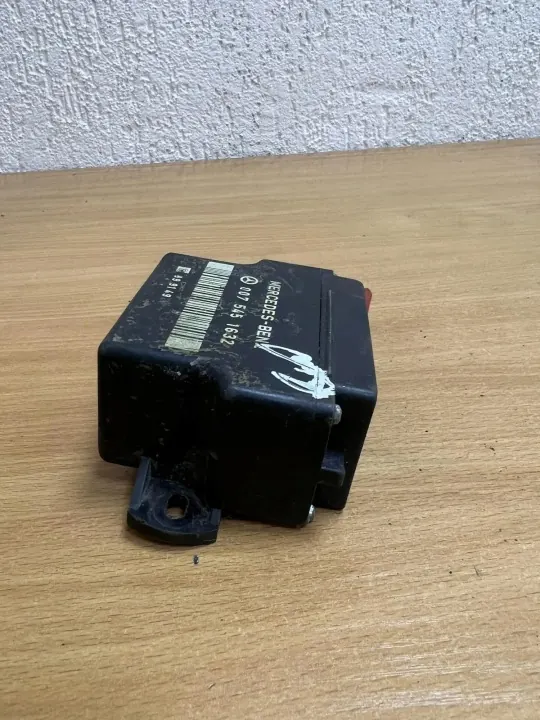 Relais D3139 voor Mercedes-Benz E W124 3.0L Diesel image 3