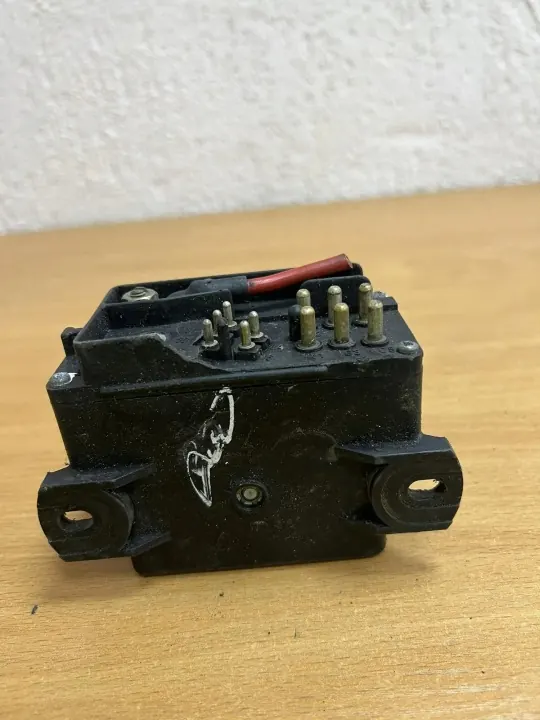 Relais D3139 voor Mercedes-Benz E W124 3.0L Diesel image 5