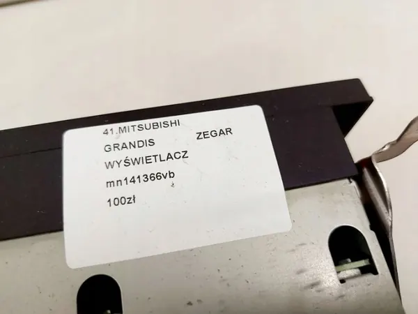 Mitsubishi Grandis Uhr Display OEM MN141366VB image 5