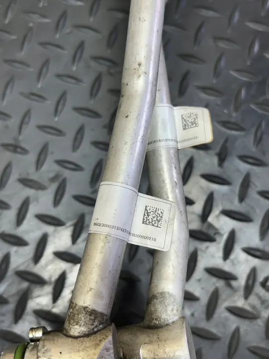 BMW G11 G12 Oliekoelerleidingen OEM 8602303 8602302 image 10