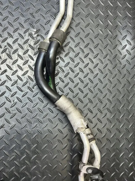 BMW G11 G12 Oliekoelerleidingen OEM 8602303 8602302 image 6