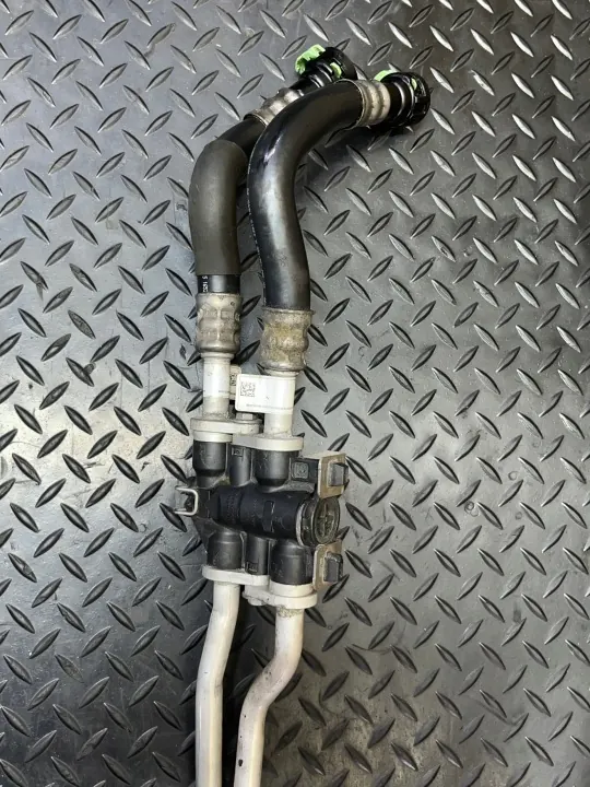 BMW G11 G12 Oliekoelerleidingen OEM 8602303 8602302 image 7