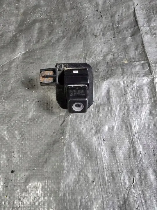 Toyota Auris II peräkamera OEM 86790-02030 image 2