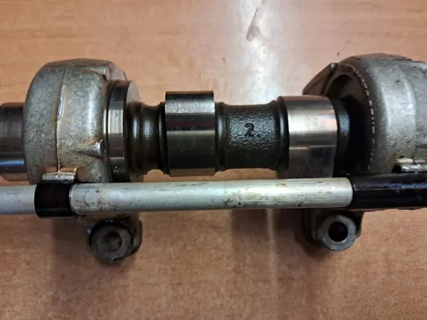 Höger kamaxel Mercedes 107 SL 560 image 2