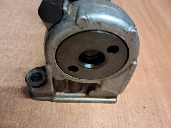 Höger kamaxel Mercedes 107 SL 560 image 6