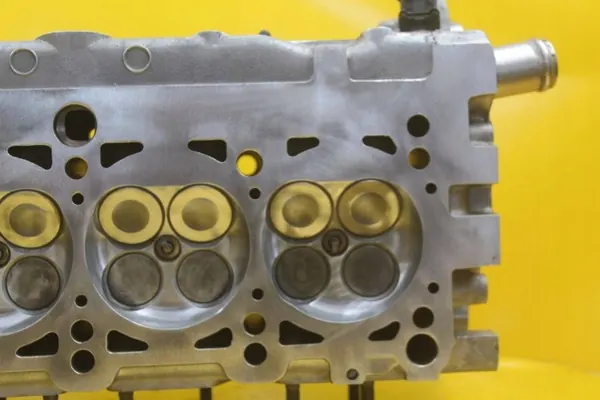 Linker Zylinderkopf OEM 077103373AE Audi A8 S8 D2 4.2 image 10