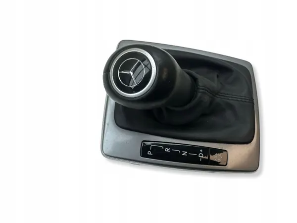 Funda de palanca de cambios OEM A20426777109E38 Mercedes GLK image 5