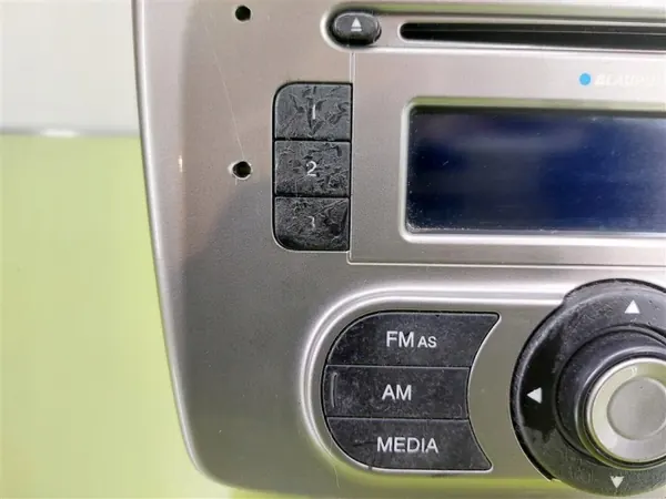 Radio usado OEM 1560873490 para Alfa Romeo Mito image 3