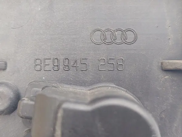 Insert Phare Arrière Droit Audi A4 B6 Break OEM 8E9945258 image 4