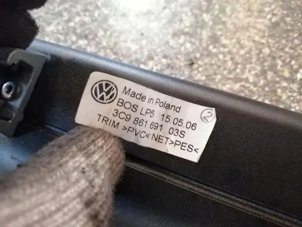 VW OEM 3C9861691 tavaratilan rulla Passat B7 Alltrackille image 5
