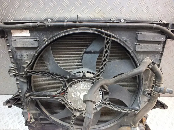 VW Amarok I 2.0 BiTDI Kylarrubrik 2H0121253A image 2