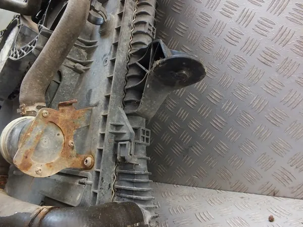 VW Amarok I 2.0 BiTDI Kylarrubrik 2H0121253A image 4