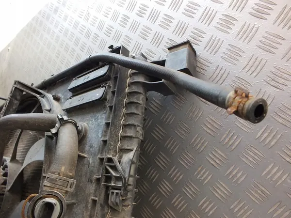 VW Amarok I 2.0 BiTDI Kylarrubrik 2H0121253A image 5