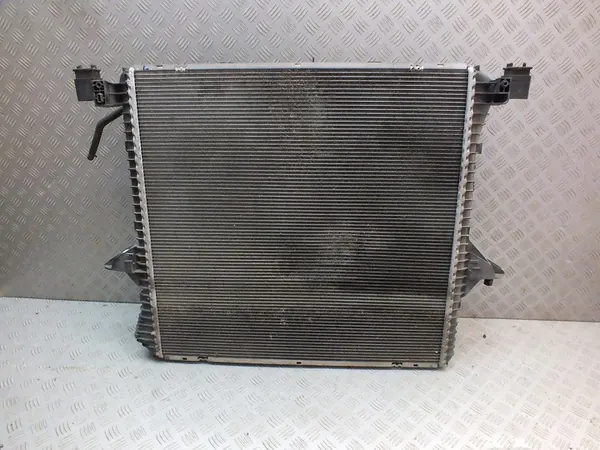 VW Amarok I 2.0 BiTDI Kylarrubrik 2H0121253A image 8