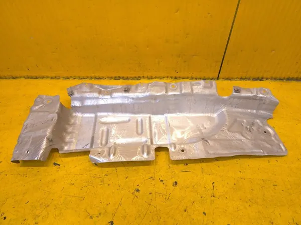 Protetor térmico de escapamento Mercedes-Benz Vito W447 A4474906000 image 3