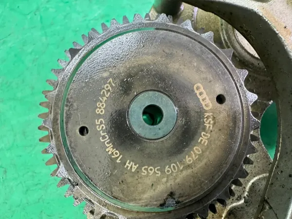 Oljepumpsdriv 079109361R Audi S6 C6 5.2 FSI V10 image 3