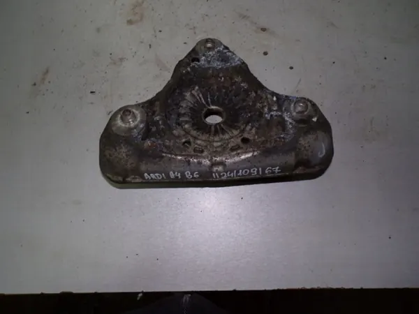 Framfjädringsfäste OEM 12410967 Audi A4 B6 image 2
