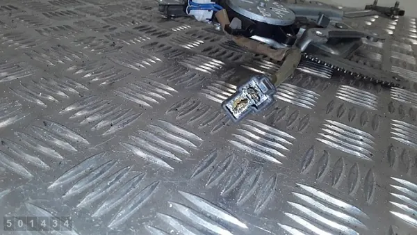 Subaru raamregelaar OEM AM-501434 - Gebruikt image 4