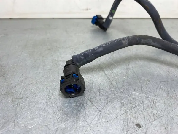 Subaru Kraftstoffleitung OEM FBZ16912 - Gebraucht image 4