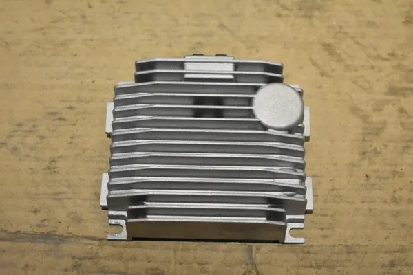 Amplificateur Porsche Taycan OEM 9J1035335J - Occasion image 2