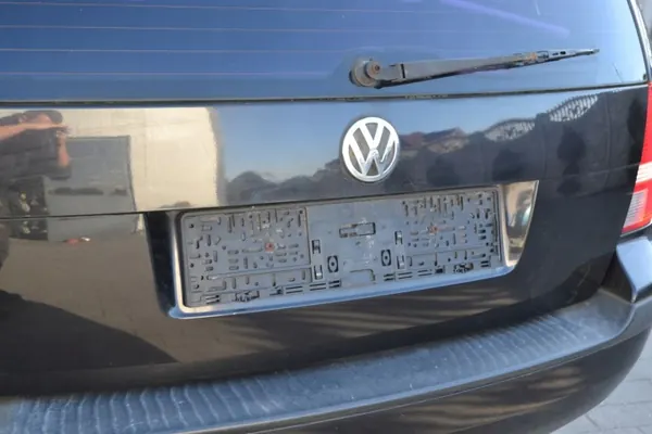 VW Golf 4 Kombi Bakluckeglas OEM LC9Z - Begagnad image 6