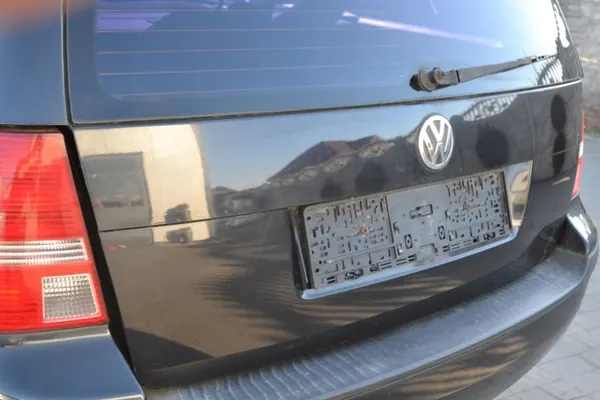 VW Golf 4 Kombi Bakluckeglas OEM LC9Z - Begagnad image 7