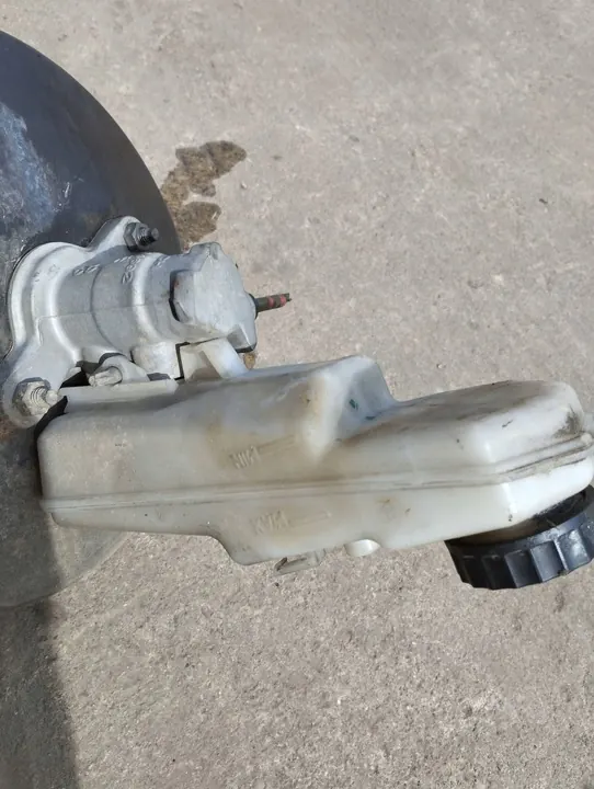 2010 Toyota Avensis T270 Bromsservost 4720005320 image 5