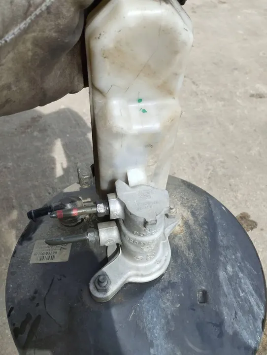 2010 Toyota Avensis T270 Bromsservost 4720005320 image 6