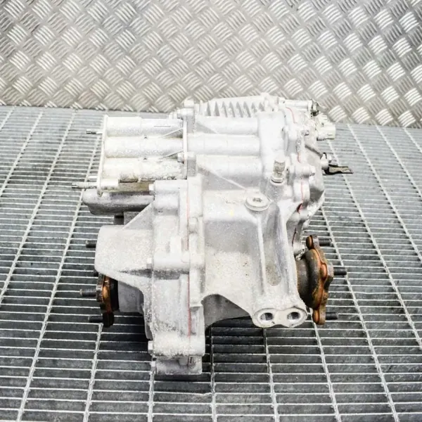 Bakre reduktor Toyota RAV4 IV 2.5L 145kW 2017 image 3