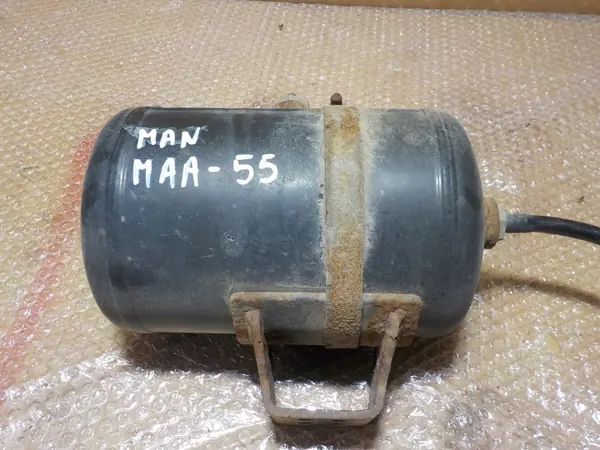 MAN Lufttank 40L OEM 81514010241 - 310x605mm image 2