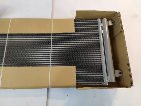 Audi A1 1.6 TDI Jäähdytin 6R0820411G image 8