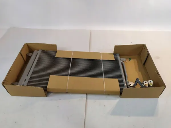 Audi A1 1.6 TDI Jäähdytin 6R0820411G image 9