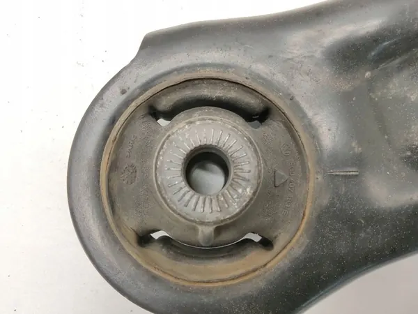 Volkswagen PASSAT B8 2016 Braccio di controllo inferiore sinistro 3Q0407151E image 3