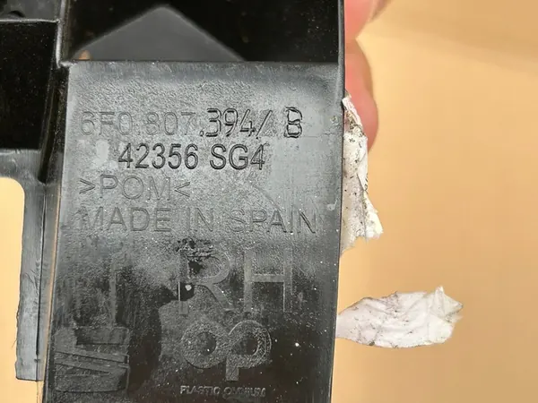 SEAT IBIZA V Deslizamento de Para-choque Traseiro Direito Esquerdo OEM image 7