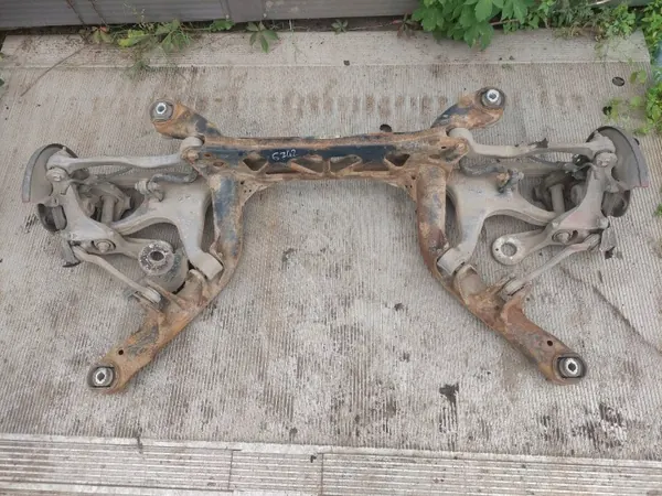 OEM Taka-Akselin Jousitusvarret Audi A4 B8 image 2