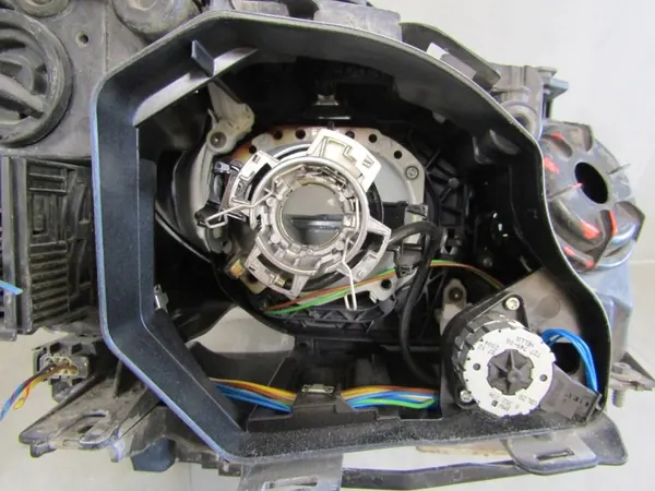 Farol Dianteiro BMW 5 E60 E61 Xenon Esquerdo 03-07 image 4