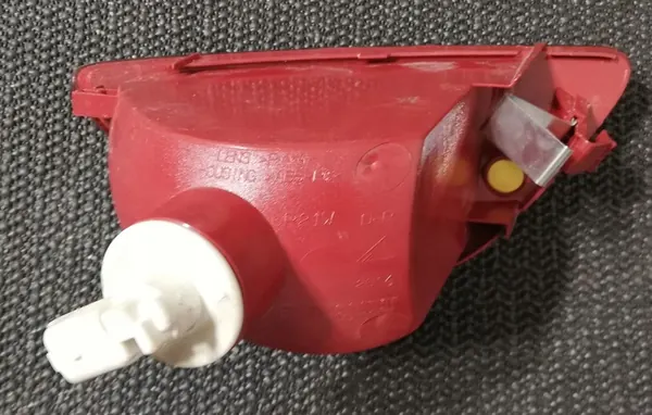 Lanterna de neblina traseira Renault Clio III FL direita image 3