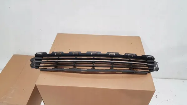 Ford Mondeo Mk III fram ventilationsgallret OEM 3S7117B968 image 2