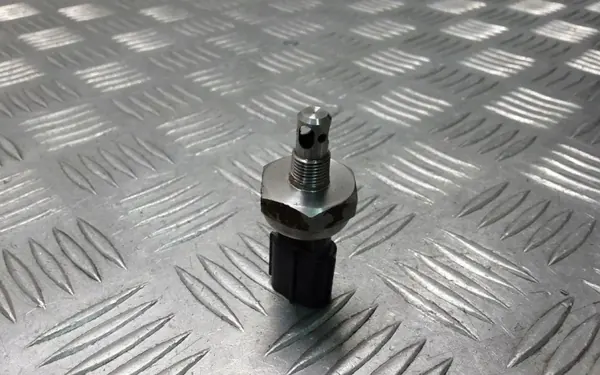 Toyota OE Oliedruksensor - Voorzijde image 2