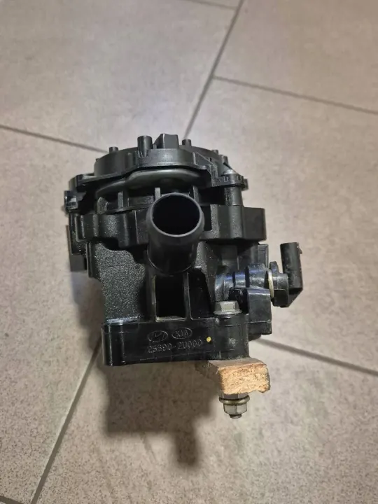 Termostaatin kotelo OEM 25690-2U000 Kia Ceedille image 3