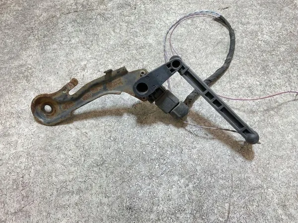 Voorlinker niveausensor OEM 20655800 Audi Q5 8R image 4