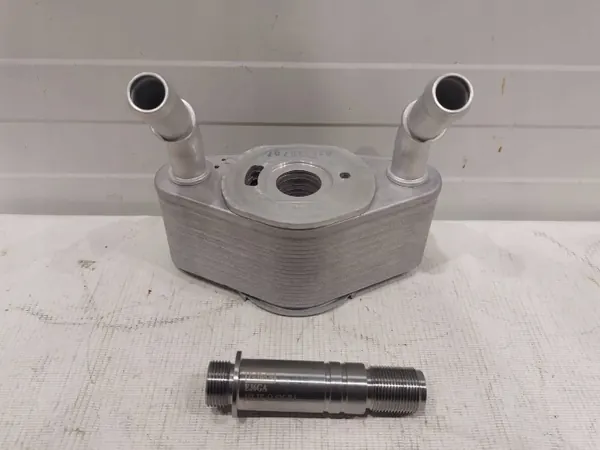 Refroidisseur d'huile boîte Ford OE ML3E6A642CB image 2