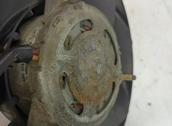 Ilmastoinnin Jäähdyttimen Tuulettaja Audi A4 image 3