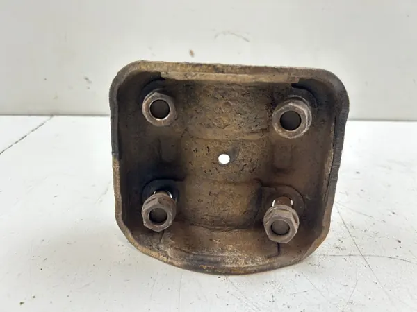 Toyota Hilux Bakfjädring OEM MAM84409 - Begagnad image 3