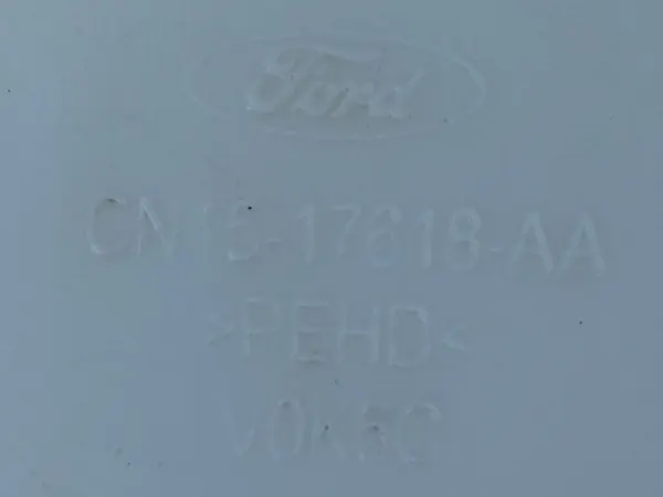 Réservoir lave-glace OEM CN15-17618-AA Ford Ecosport image 4