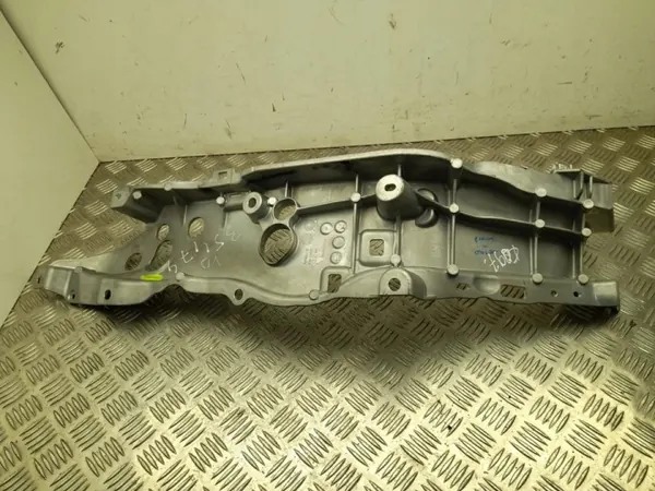 Mercedes W238 Cabrio linker achter spatbordversterking OEM A2386400500 image 3