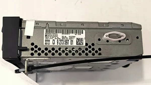 Changer CD OEM 9273597 pour BMW 750i F01 image 3