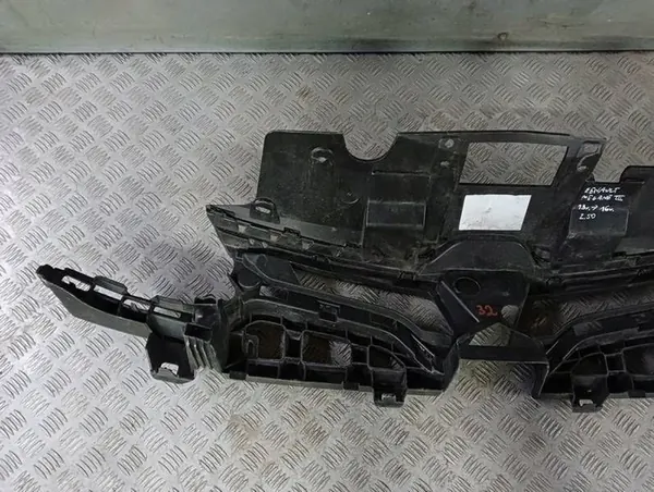 Reforço Suporte Grade Renault Megane III 620367995R image 7